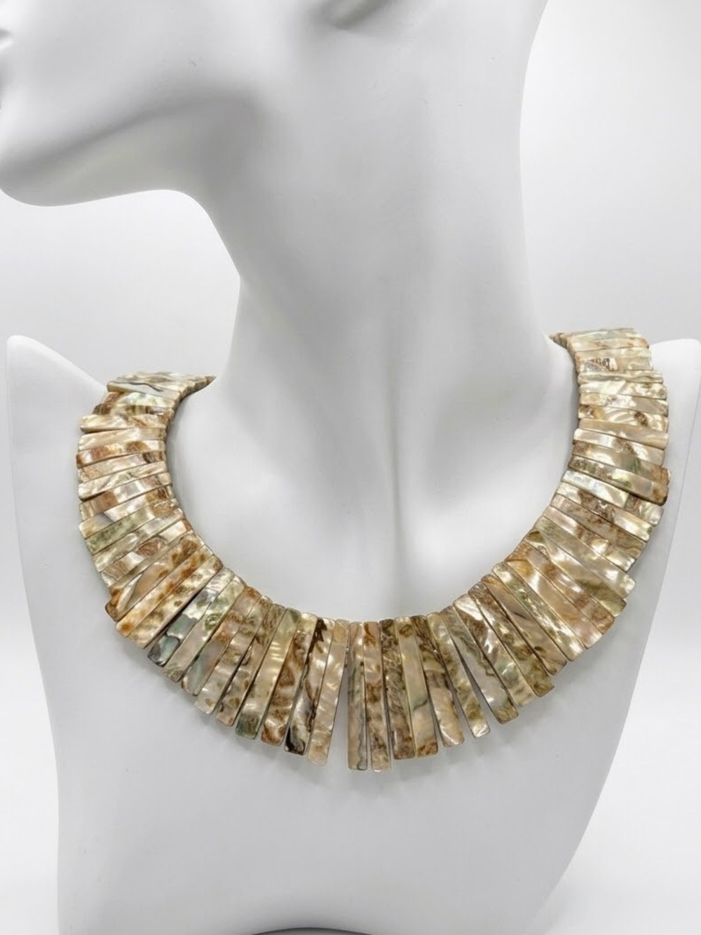 2-in-1 Reversible necklace - Natural Mother of Pearl & Iridescent Abalone Choker - Picture 2 of 8